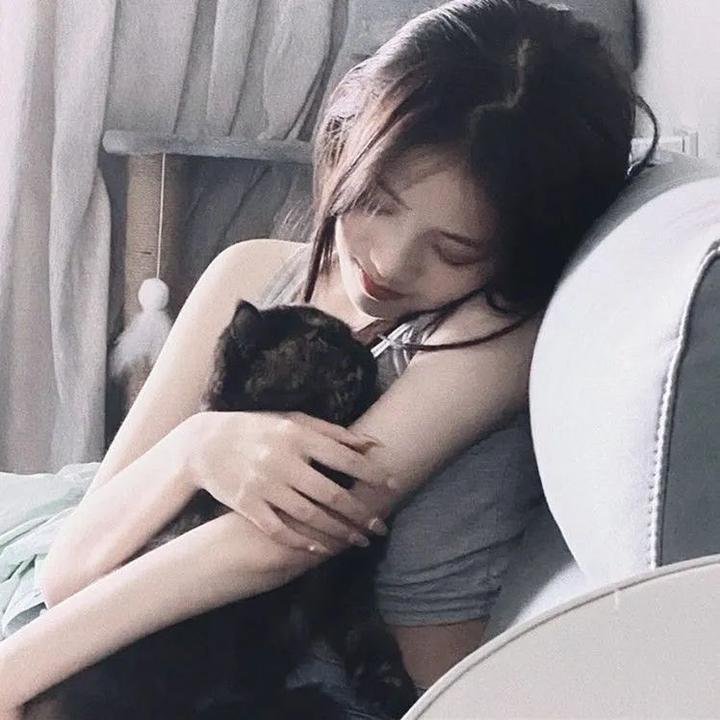 美女荒野逃亡